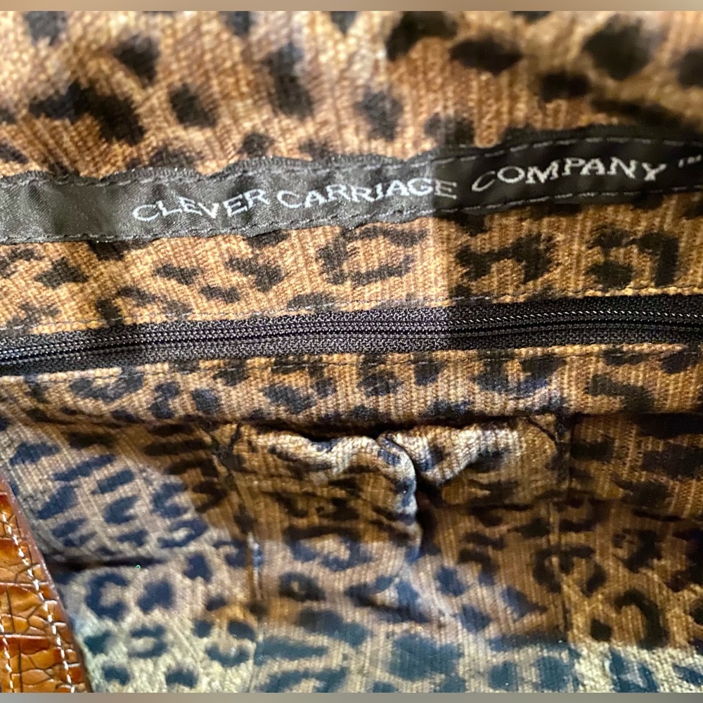 Clever Carriage Company Castle Lace and Leather Satchel, Excellent condition! - Picture 11 of 12